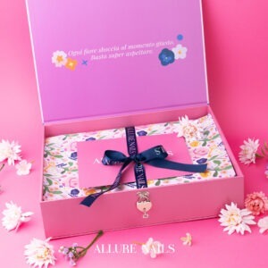 L'ordine verrà confezionato in una Box illustrata in Limited Edition anziché un imballaggio standard